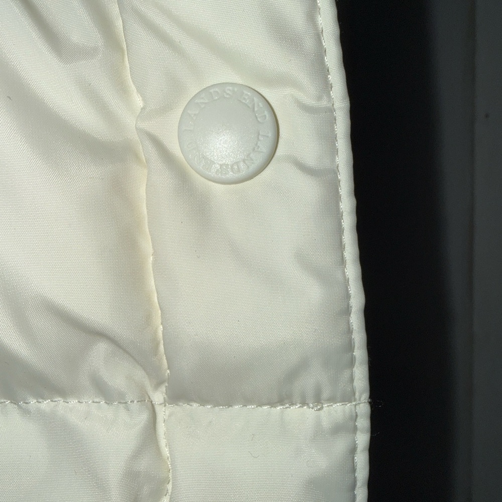 Lands' End Women's Ivory Puffer Vest - Picture 11 of 12